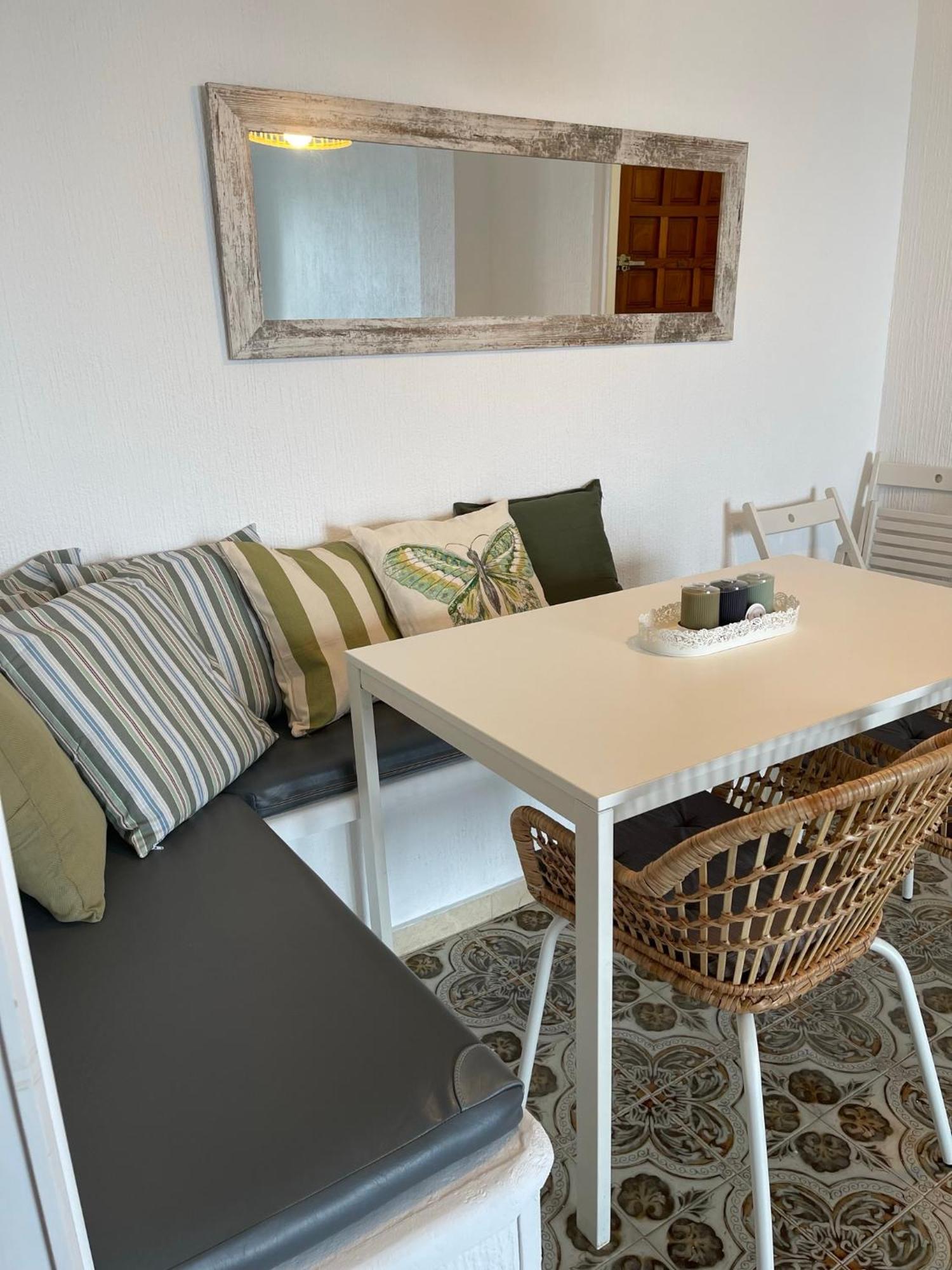 Charming Beachfront Apartment 木尔西亚 外观 照片